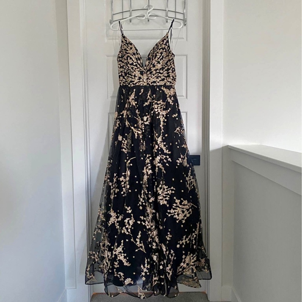 Elegant Black Floral Evening Dress